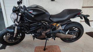 Ducati Monster 821 2015-thumb-16
