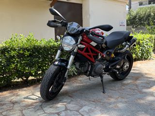 Ducati Monster 796 2010-thumb-63