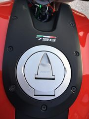Ducati Monster 796 2010-thumb-9