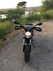 Ducati Monster 796 2010-thumb-11