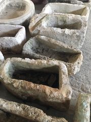 Πέτρινες παλιές γούρνες, για βρύση, για εντοίχιση, για χρήση, για διακόσμηση, οικοδομικά αρχιτεκτονικά υλικά σε διάφορα σχέδια, μεγέθη και τιμές ... τηλέφωνο για συνεννόηση....-thumb-4
