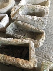 Πέτρινες παλιές γούρνες, για βρύση, για εντοίχιση, για χρήση, για διακόσμηση, οικοδομικά αρχιτεκτονικά υλικά σε διάφορα σχέδια, μεγέθη και τιμές ... τηλέφωνο για συνεννόηση....-thumb-6