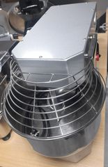Ταχυζυμωτήριο 10 λίτρων επιτραπέζιο Ζύμη max.: 5Kg μαύρο με ροοστάτη στροφών 1100w.Διαστάσεις: 63x34x60