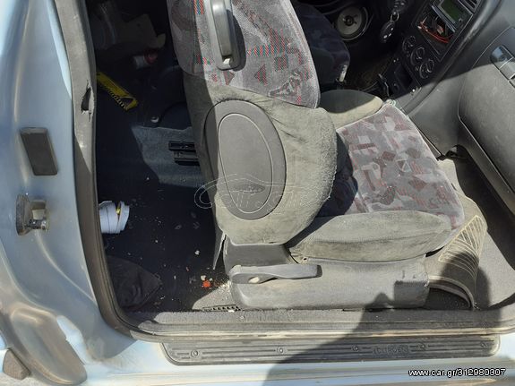 .Καθισματα κομπλε   με αεροσακο για citroen xsara  3θυρο  01-05