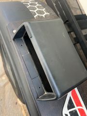 Land Rover defender-thumb-3