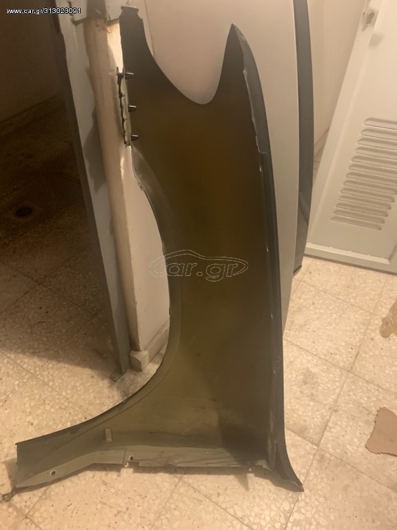 Πωλείται φτερό δεξί BMB e53 profislift
