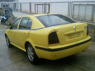 Skoda Octavia 2004-thumb-2