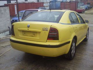 Skoda Octavia 2004-thumb-1