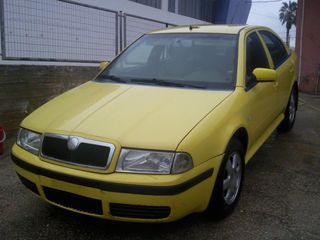 Skoda Octavia 2004-thumb-4