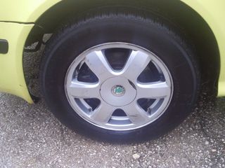 Skoda Octavia 2004-thumb-5