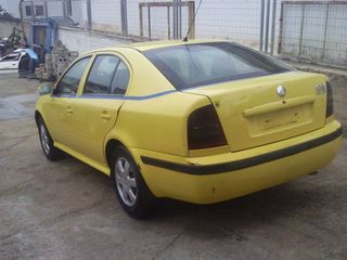 Skoda Octavia 2004-thumb-21