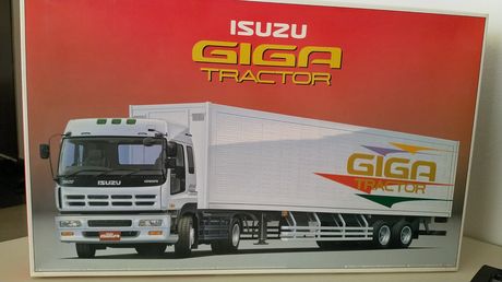  ISUZU GIGA TRACTOR 1:32 