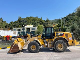 Φορτωτής Με Λάστιχα CAT 2017 972M II -thumb-1