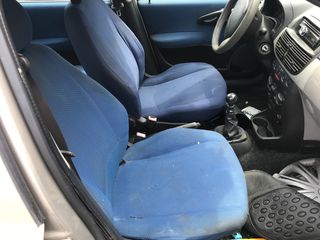 FIAT PUNTO-thumb-5