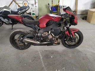 Honda CBR 1000RR  '08-thumb-3