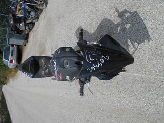 YAMAHA YZF-R125-thumb-4