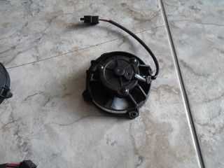 X -MAX-250CC 4 ΤΡΥΠΕΣ ΒΕΝΤΙΛΑΤΕΡ-thumb-2