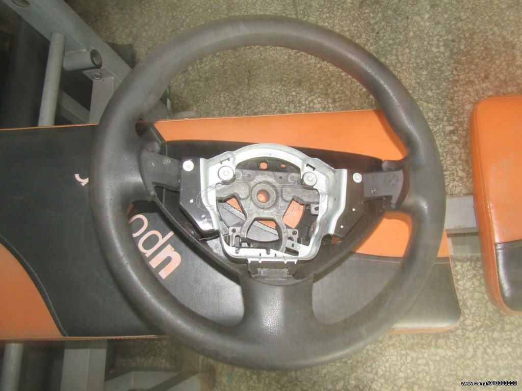 ΤΙΜΟΝΙ ΔΕΡΜΑΤΙΝΟ ΑΠΟ RENAULT KANGOO
