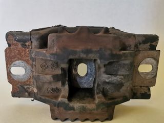 2S61-7M121-BB 2S61-7M121-BB Βάση Μηχανής  Ford Fusion 2006-2012 