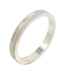 Βέρα λευκόχρυση Κ14 με σχέδιο και σφυρίλατη 261261