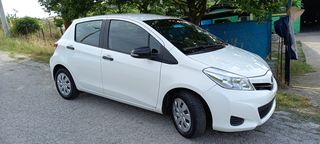 Toyota Yaris 2013-thumb-1