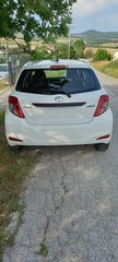 Toyota Yaris 2013-thumb-2