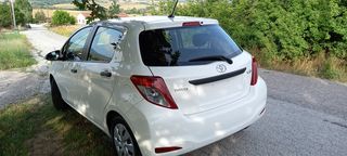 Toyota Yaris 2013-thumb-3