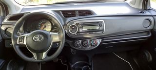 Toyota Yaris 2013-thumb-4