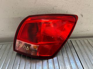 Φανάρι πίσω δεξιά έξω Nissan Qashqai J10 07-10