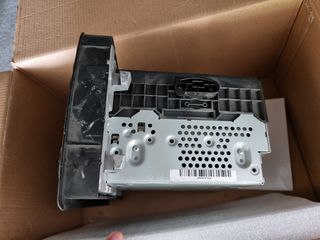 Εργοστασιακό cd player με οθόνη και Bluetooth για Mercedes-Benz ML350 2006-2011-thumb-5