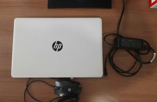 HP laptop λευκο