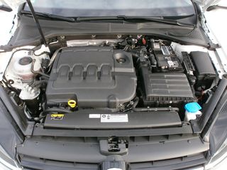 Volkswagen Golf 2018 1.6 TDI-thumb-37