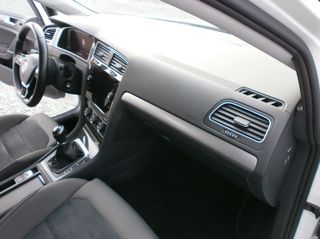 Volkswagen Golf 2018 1.6 TDI-thumb-17