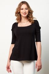 ΜΑΥΡΗ ΜΠΛΟΥΖΑ ΜΕ ΣΟΥΡΑ ΣΤΟ ΜΑΝΙΚΙ