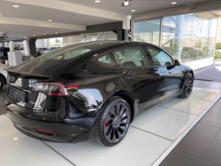 Tesla Model 3 2021 PERFOMANCE -thumb-3