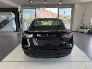 Tesla Model 3 2021 PERFOMANCE -thumb-9