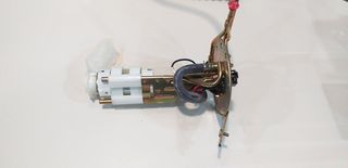 ROVER 200-400 90-96 1.4CC ΑΝΤΛΙΑ ΒΕΝΖΙΝΗΣ ΜΟΝΟΥ ΣΗΜΕΙΟΥ ΜΕ ΦΛΟΤΕΡ