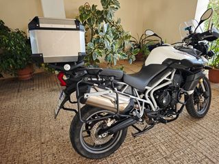 Triumph Tiger 800 2011-thumb-4