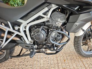 Triumph Tiger 800 2011-thumb-9