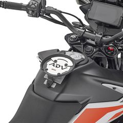 Σύστημα κλειδώματος GIVI BF51 TANKBAG σάκου στο ρεζερβουάρ για KTM 390/790/890 ADV 2019- 
