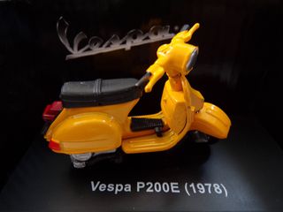 ΜΙΝΙΑΤΟΥΡΑ ΜΕΤΑΛΛΙΚΗ 1:32 VESPA P200 1978