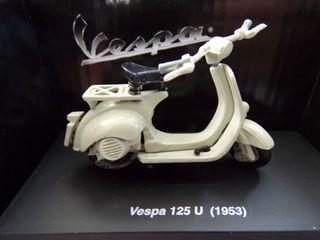 ΜΙΝΙΑΤΟΥΡΑ ΜΕΤΑΛΛΙΚΗ 1:32 VESPA 125 U 1953