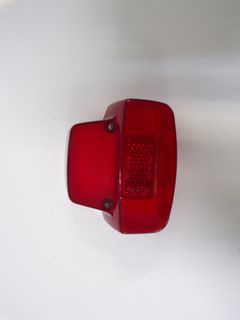 ΚΡΥΣΤΑΛΟ ΠΙΣΩ ΦΑΝΟΥ VESPA180 SS