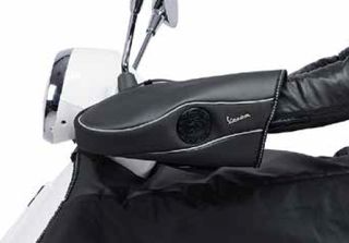 ΠΡΟΣΤΑΣΙΕΣ ΧΕΡΙΩΝ VESPA ΚΩΔ.605860M