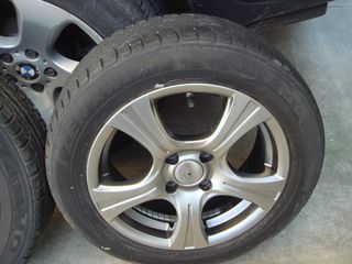 Toyota Yaris -thumb-5