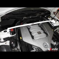 Ultra Racing - Μπάρα θόλων    2-Point Front Upper Strut Bar for Mercedes E Coupe 09+ (W207) | Ultra Racing