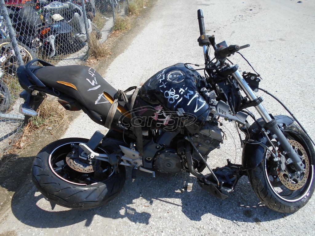 SUZUKI GSR 600