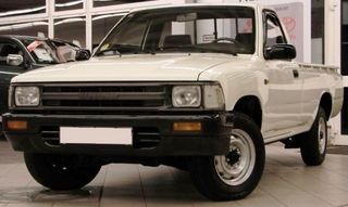 ΠΟΔΙΑ ΠΙΣΩ ΤOYOTA HILUX ΥΝ85 ΚΑΡΟΤΣΑΣ,2Χ4,4Χ4,ΑΣΙΑΣ