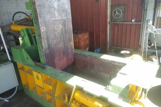 ΠΡΕΣΣΑ  ΓΙΑ ΠΑΛΙΟΣΙΔΕΡΑ  ΚΑΙ ΜΕΤΑΛΛΑ///SCRAP METAL BALLER MACHINE-thumb-1