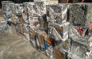 ΠΡΕΣΣΑ  ΓΙΑ ΠΑΛΙΟΣΙΔΕΡΑ  ΚΑΙ ΜΕΤΑΛΛΑ///SCRAP METAL BALLER MACHINE-thumb-2
